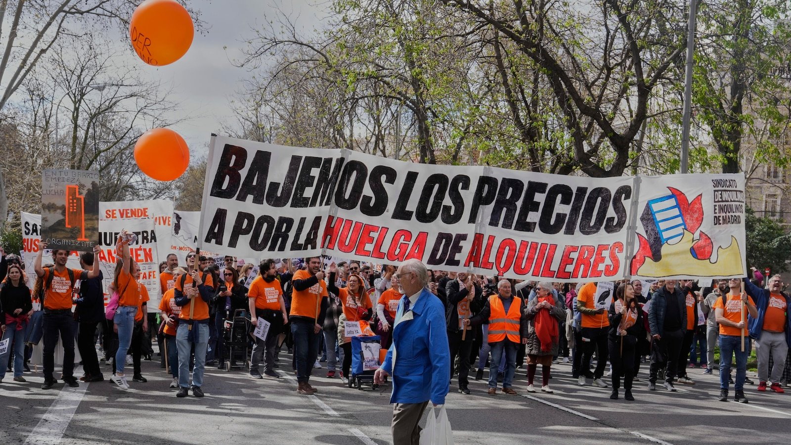बढ़ते आवास संकट का विरोध करने के लिए 40 शहरों में Spaniards मार्च