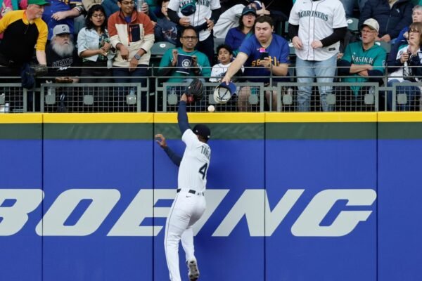 Bichette और Barger ने ब्लू जैस को 6-3 की वापसी के लिए Mariners पर जीत हासिल की