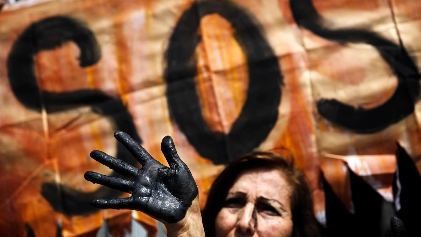 पेरू में अमेज़नियन समुदाय पैतृक भूमि स्टालों पर तेल ड्रिलिंग के लिए योजना के रूप में आनन्दित होते हैं