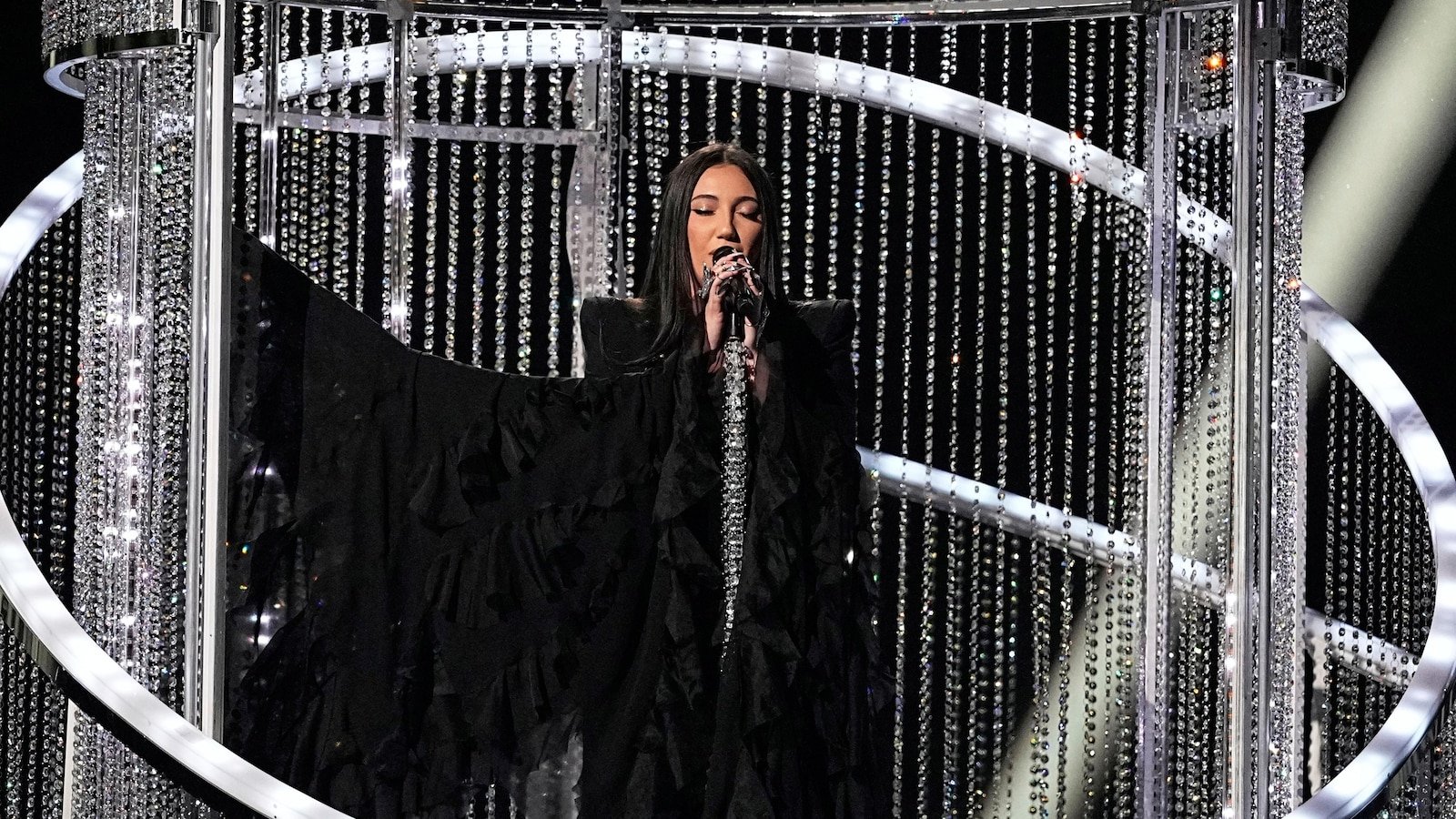 यूरोविज़न ने समझाया कि असाधारण पॉप प्रतियोगिता अपने ग्रैंड फाइनल में पहुंचती है